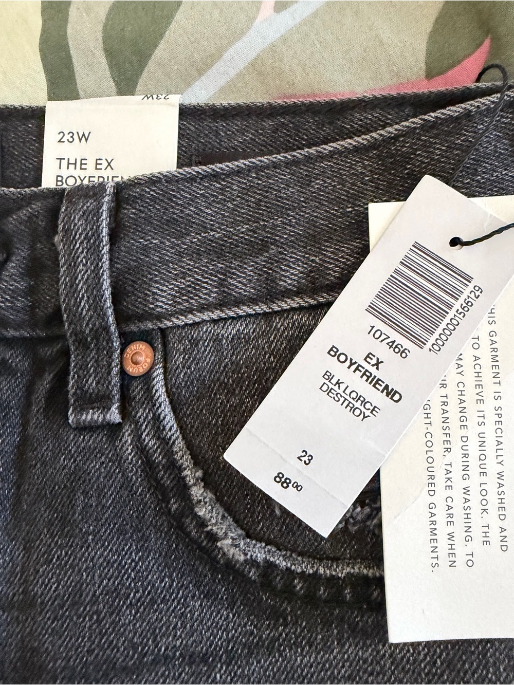 Denim Forum Women's Washed Black Distressed Frayed Hem Jean Shorts - Picture 2 of 5